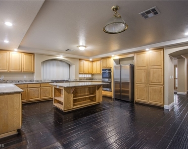 6637 Coronado Palms Avenue - Photo Thumbnail 12