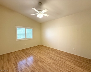 7450 S Eastern Avenue - Photo Thumbnail 8