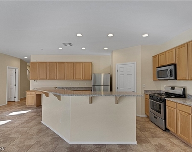 7588 Shiny Bangle Court - Photo Thumbnail 8