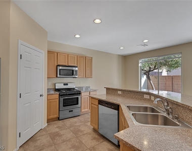7588 Shiny Bangle Court - Photo Thumbnail 11