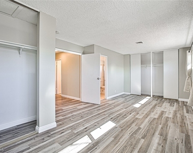 1320 Robin Street - Photo Thumbnail 27