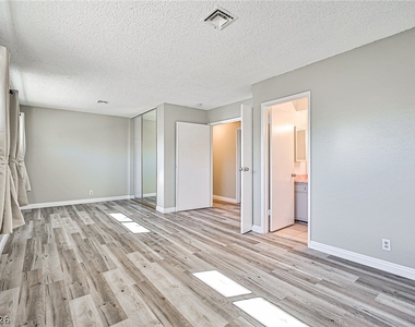 1320 Robin Street - Photo Thumbnail 25