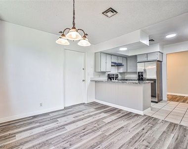 1320 Robin Street - Photo Thumbnail 5