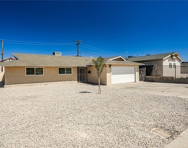 1320 Robin Street - Photo Thumbnail 2
