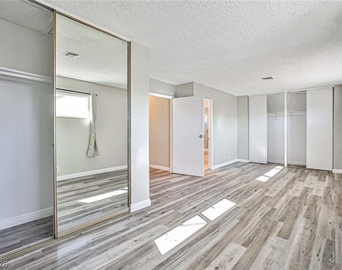 1320 Robin Street - Photo Thumbnail 24