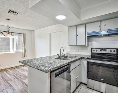 1320 Robin Street - Photo Thumbnail 11