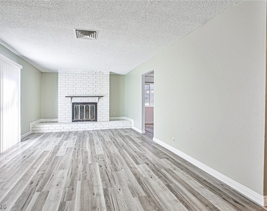 1320 Robin Street - Photo Thumbnail 16