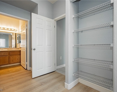 3318 N Decatur Boulevard - Photo Thumbnail 33