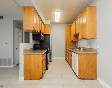 3318 N Decatur Boulevard - Photo Thumbnail 26