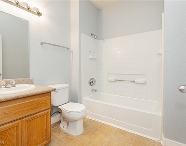 3318 N Decatur Boulevard - Photo Thumbnail 19