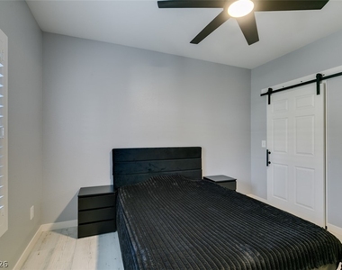 7255 W Sunset Road - Photo Thumbnail 32