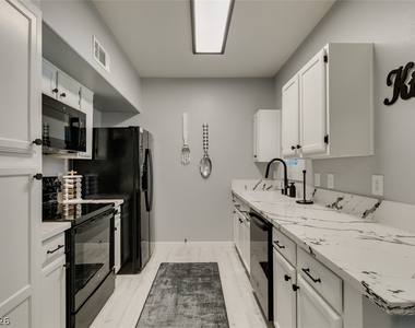 7255 W Sunset Road - Photo Thumbnail 26