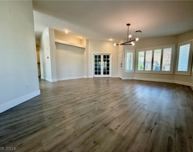 124 Lemongold Street - Photo Thumbnail 2