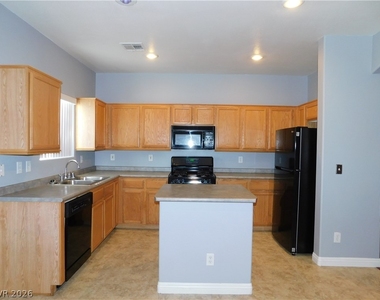 7985 Saba Rock Court - Photo Thumbnail 11