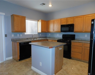7985 Saba Rock Court - Photo Thumbnail 13