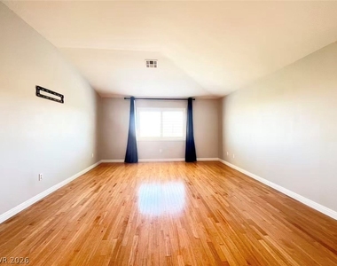 538 Los Hermanos Street - Photo Thumbnail 18