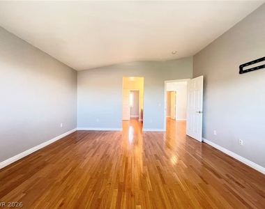 538 Los Hermanos Street - Photo Thumbnail 17