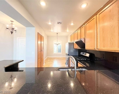 538 Los Hermanos Street - Photo Thumbnail 7