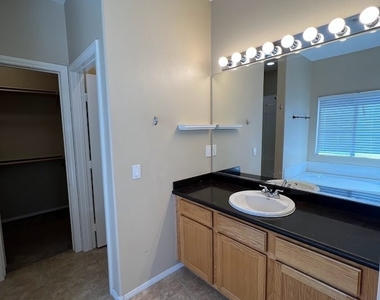 10628 Whitebrush Avenue - Photo Thumbnail 8