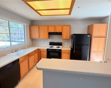 830 Carnegie Street - Photo Thumbnail 7