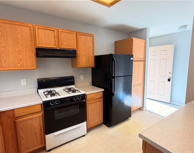 830 Carnegie Street - Photo Thumbnail 5