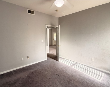 830 Carnegie Street - Photo Thumbnail 16