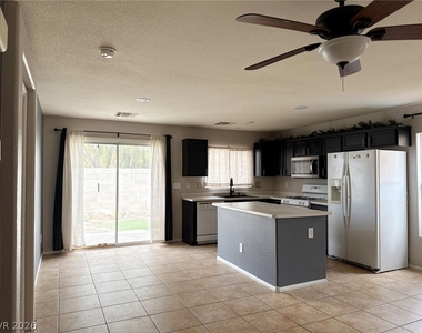 824 Blushing Rose Place - Photo Thumbnail 2
