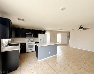 824 Blushing Rose Place - Photo Thumbnail 3