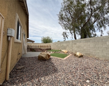 824 Blushing Rose Place - Photo Thumbnail 22