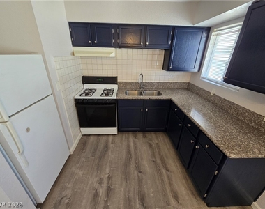 4360 Twin View Circle - Photo Thumbnail 15