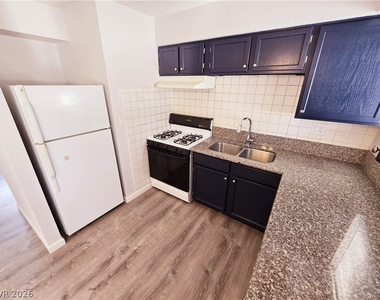 4360 Twin View Circle - Photo Thumbnail 17