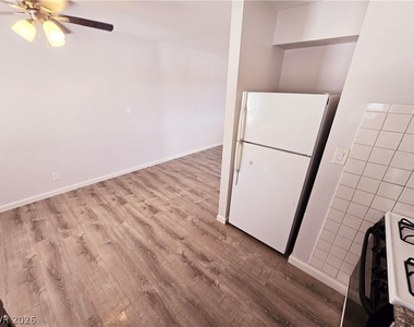 4360 Twin View Circle - Photo Thumbnail 18