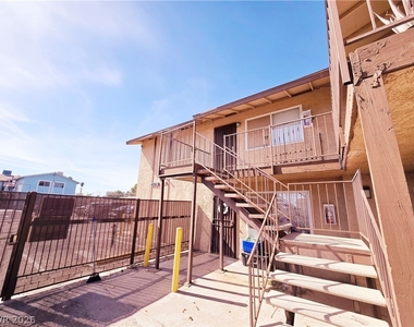 4360 Twin View Circle - Photo Thumbnail 19