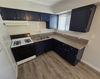 4360 Twin View Circle - Photo Thumbnail 16