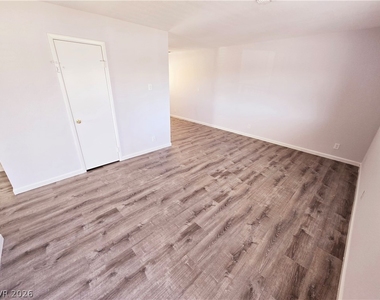 4360 Twin View Circle - Photo Thumbnail 11