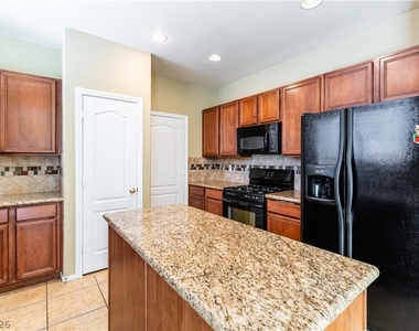 9022 College Green Street - Photo Thumbnail 6
