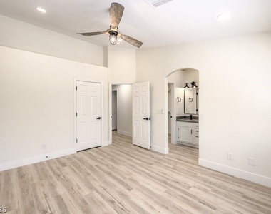 1712 Pinion Mesa Court - Photo Thumbnail 19