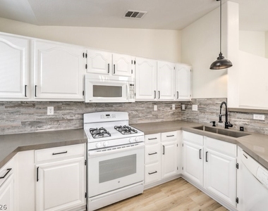 1712 Pinion Mesa Court - Photo Thumbnail 13