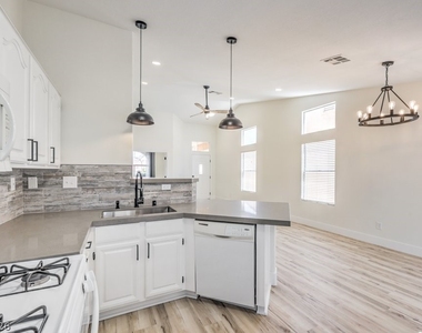 1712 Pinion Mesa Court - Photo Thumbnail 14
