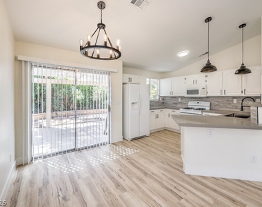 1712 Pinion Mesa Court - Photo Thumbnail 8