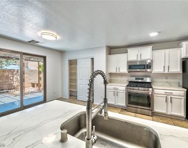 8940 Marmo Avenue - Photo Thumbnail 4