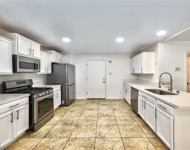 8940 Marmo Avenue - Photo Thumbnail 3