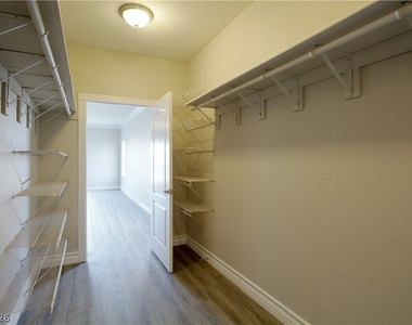 7613 Mooring Avenue - Photo Thumbnail 15