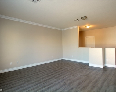 7613 Mooring Avenue - Photo Thumbnail 10