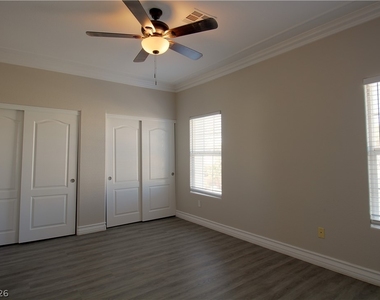 7613 Mooring Avenue - Photo Thumbnail 18