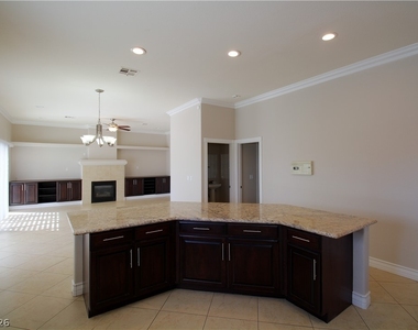 7613 Mooring Avenue - Photo Thumbnail 8