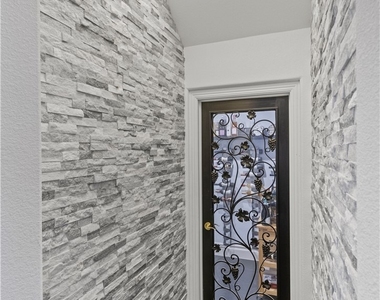 10212 Stone Briar Court - Photo Thumbnail 44