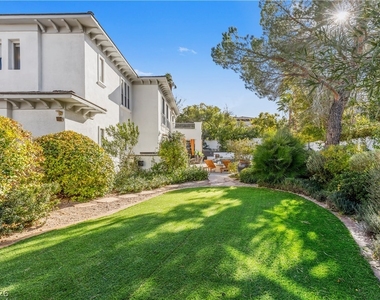 10212 Stone Briar Court - Photo Thumbnail 20