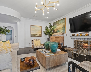 10212 Stone Briar Court - Photo Thumbnail 32