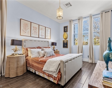 10212 Stone Briar Court - Photo Thumbnail 2